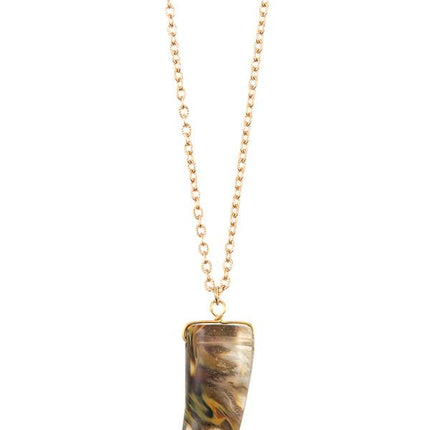 Elongated single horn pendant necklace