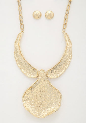 Textured Oversized Metal Necklace