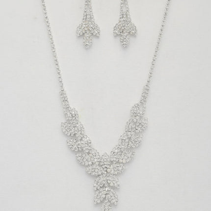 Leaf Pattern Crystal Necklace