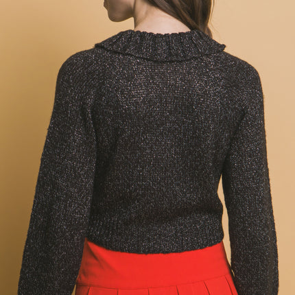 Short collard sweater