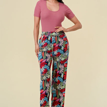 Lightweight floral print elastic pants with pockets multicolored